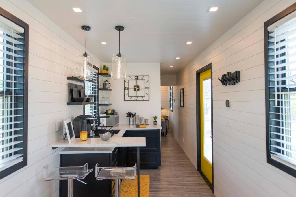 The Zephyr Modern Luxe Container Home Bellmead Ngoại thất bức ảnh